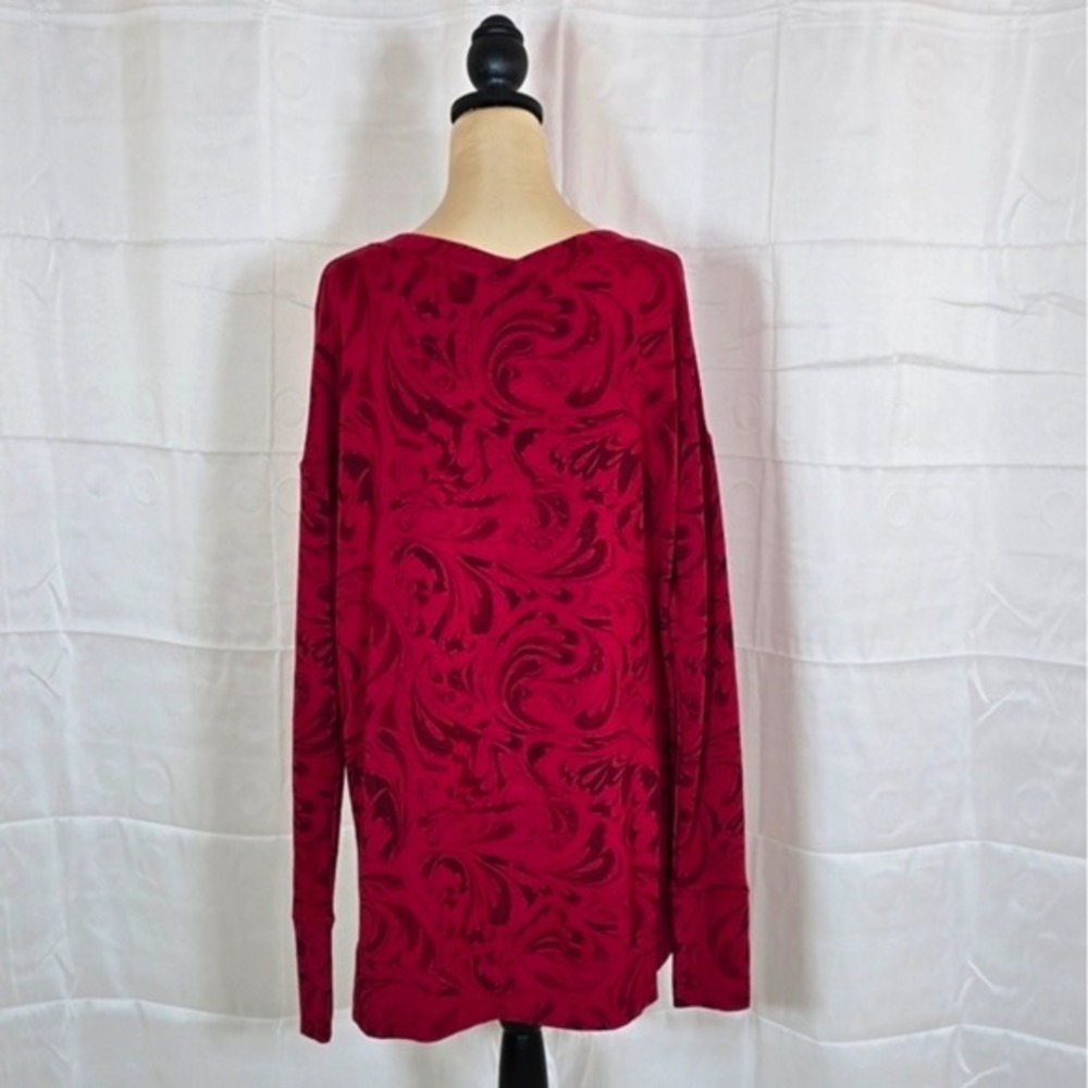 Athleta Coaster Luxe V-Neck Sweatshirt Red Swirl Print Medium Tall 466896 - Picture 3 of 8